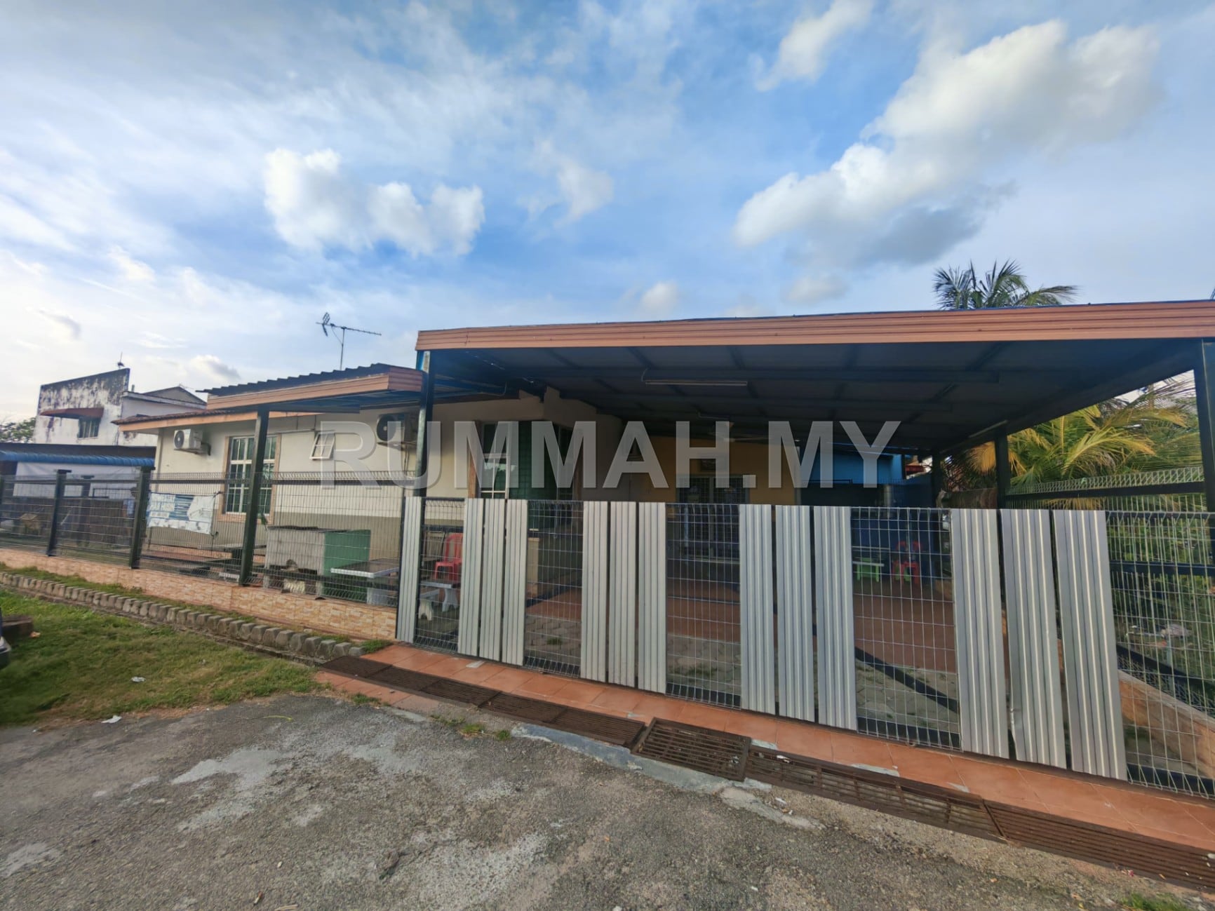 4-bedroom house in Lorong Pandan, Melaka for sale - 1-Storey Terrace for Sale @ Taman Kesidang Lorong Pandan, Lorong Pandan | Freehold