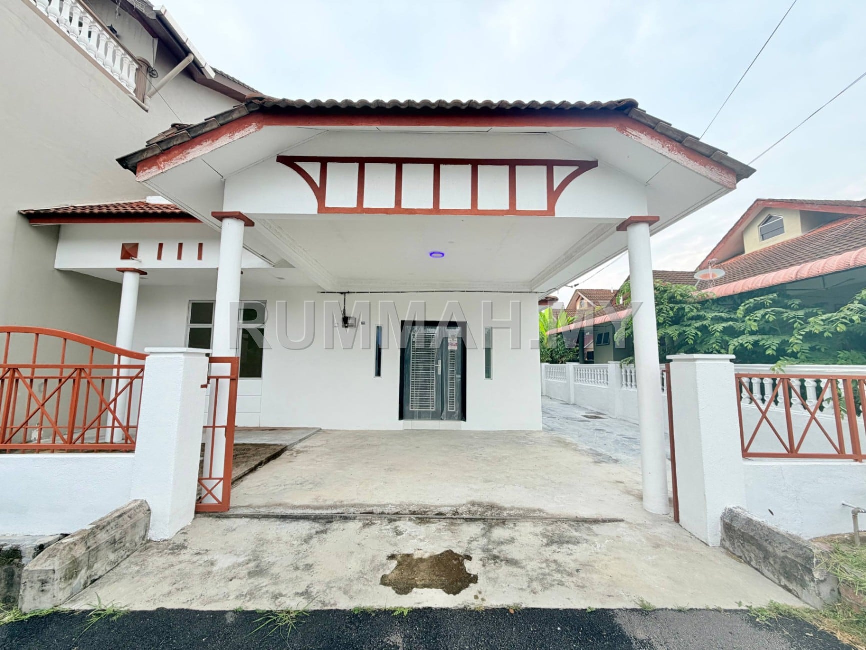 4-bedroom house in Bukit Rambai, Melaka for sale - Semi-Detached House for Sale @ Taman Rumbai Utama, Bukit Rambai | Renovated
