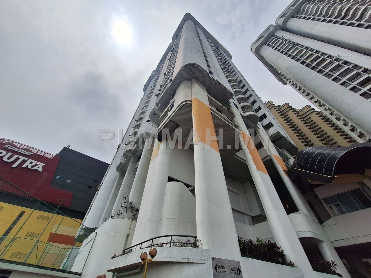 3-bedroom commercial in Kuala Lumpur, Kuala Lumpur for sale - Villa Putra for sale partial furnished