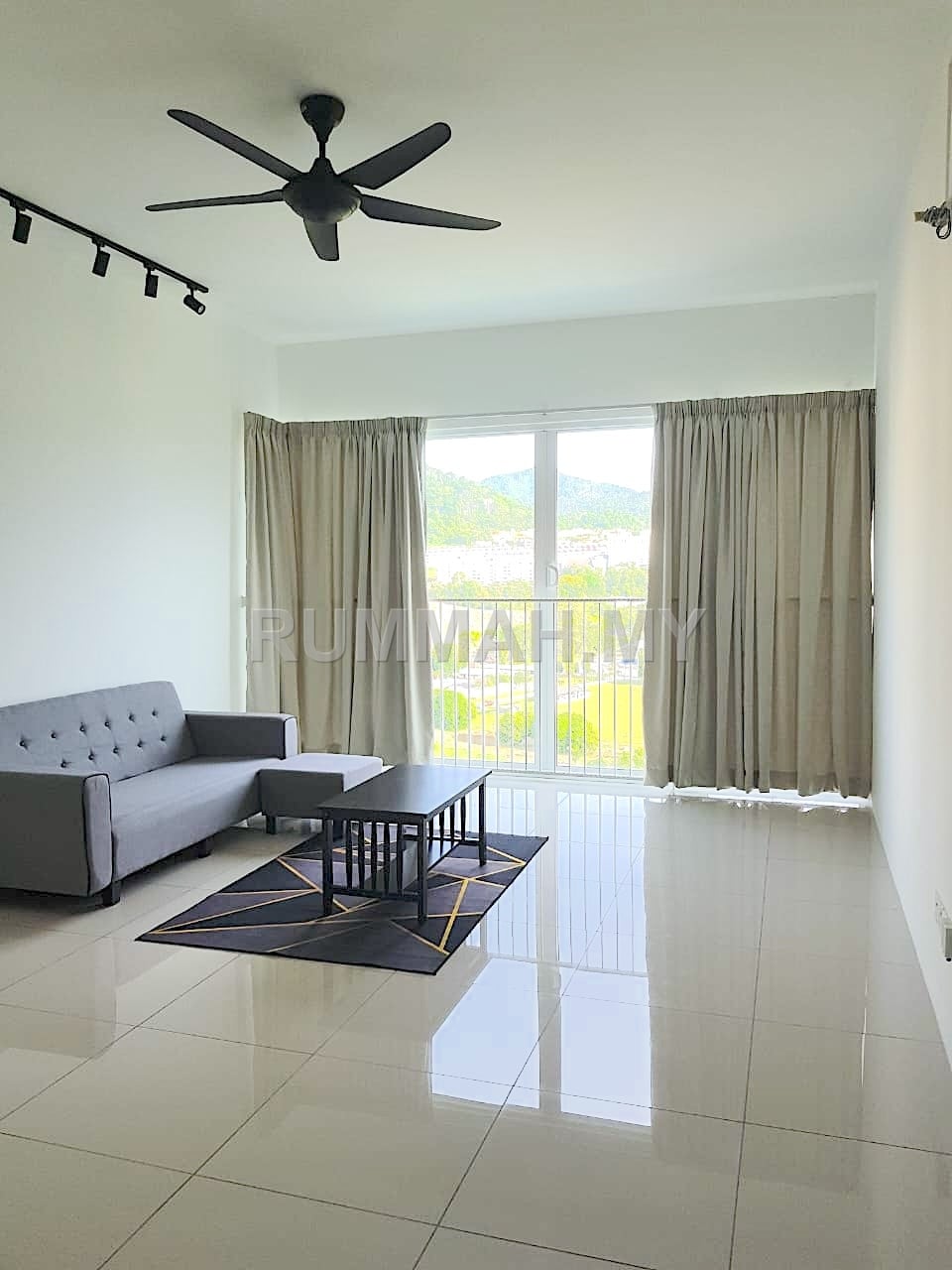 3-bedroom condo in Sungai Ara, Penang for sale - The Clovers 1598ssf 2 car Park Private Lift Sungai Ara