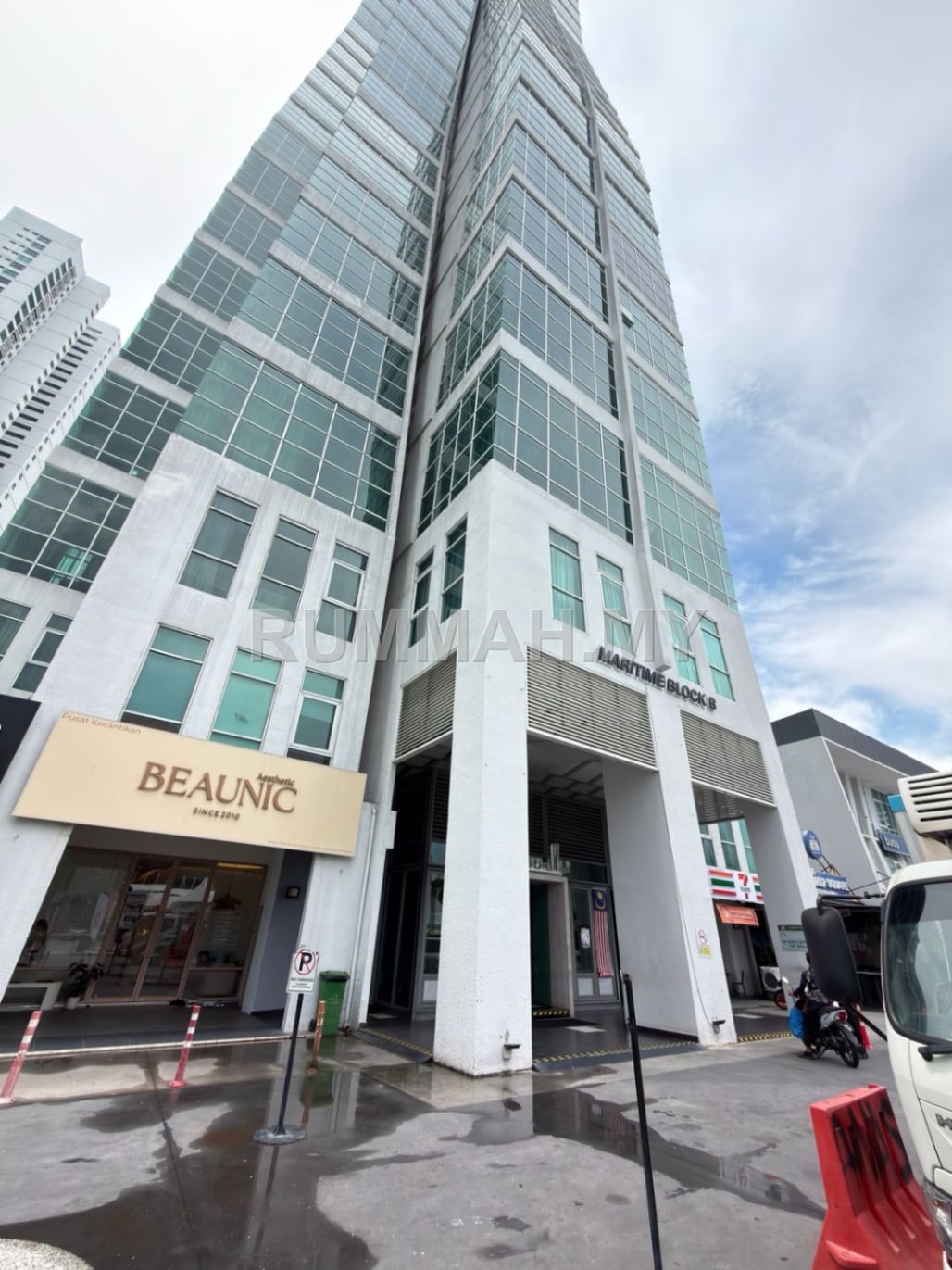 2-bedroom condo in Jelutong, Penang for sale - Maritime Suite @ Karpal Singh Drive, Penang 🏠 FOR SALE 出售