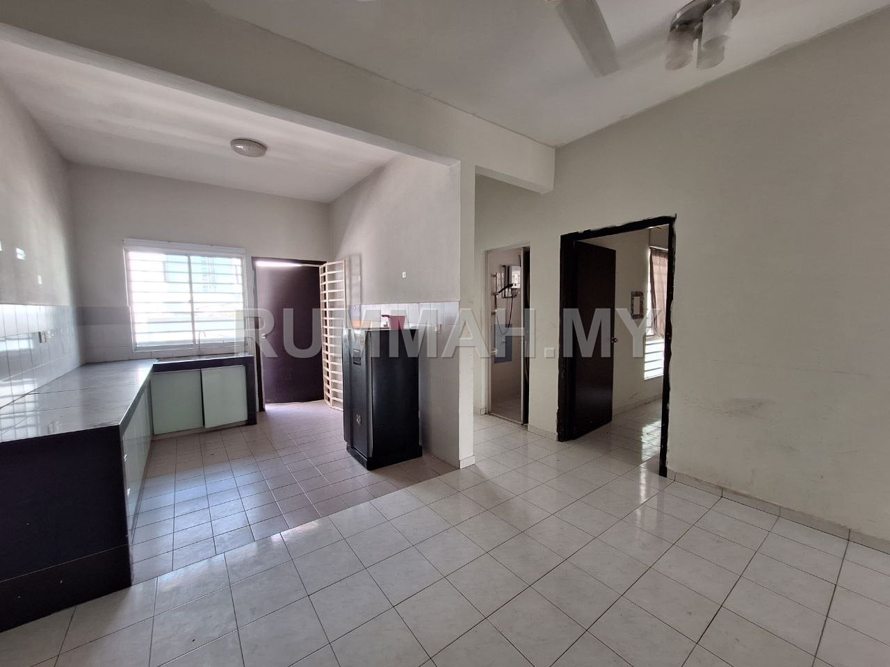 3-bedroom house in kajang, Selangor for sale - Townhouse Taman Tropika 2, Kajang