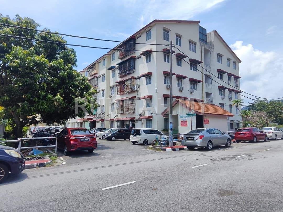 3-bedroom house in Balik Pulau, Penang for sale - Flat Taman Balik Pulau, Lintang Penara 3, Balik Pulau