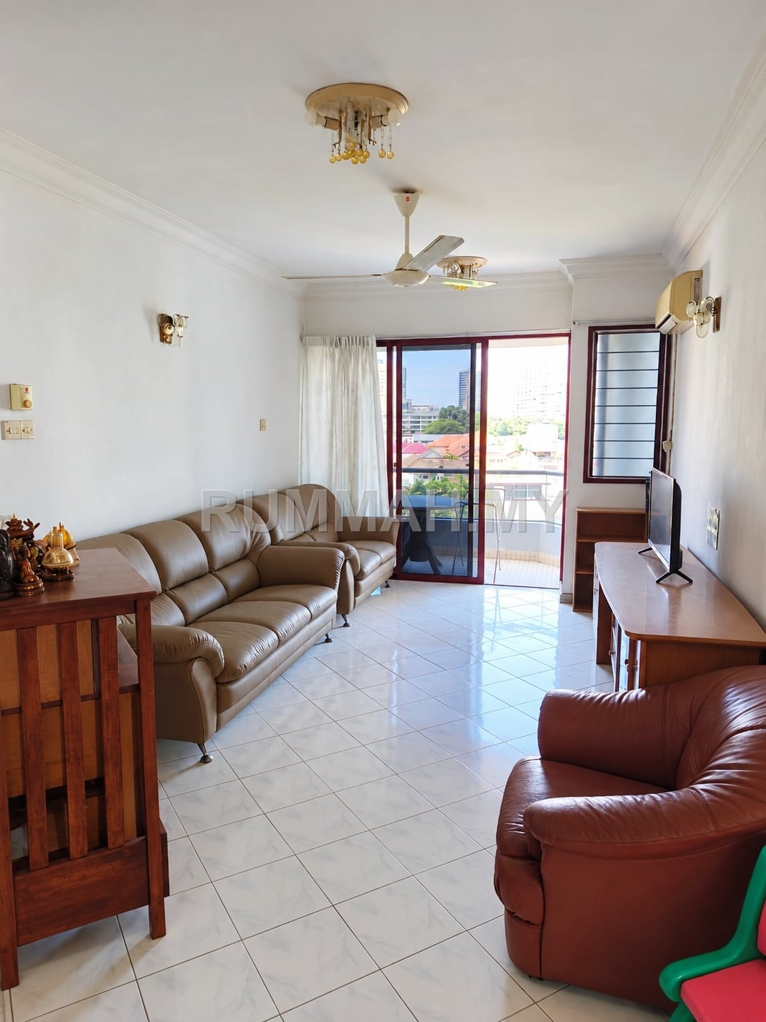 3-bedroom condo in Tanjung Tokong, Penang for sale - 3 Bedrooms • 2 Car Parks • Great Value - for Sale