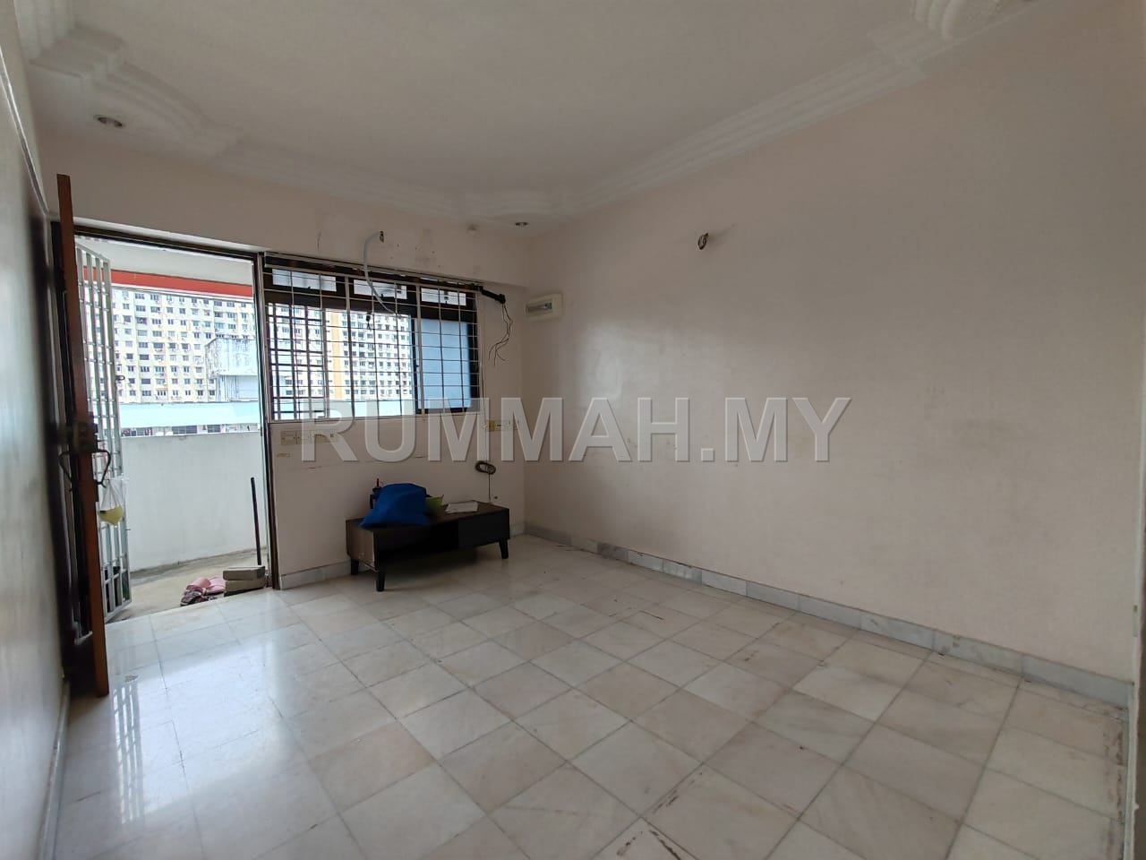 2-bedroom condo in George Town, Penang for rent - Gat Lebuh Macallum Flat Partly Furnished For Rent