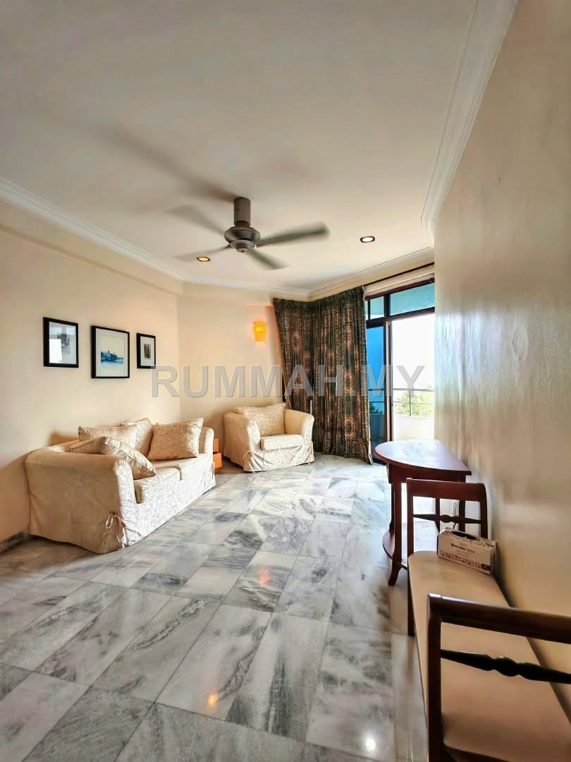 3-bedroom condo in Tanjung Bungah, Penang for sale - Marina Tower( Ratu Mutiara) at Tanjung Bungah 1200sf  RM 550k cheapest in market