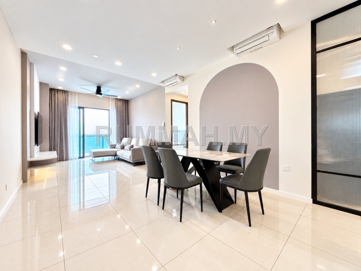 2-bedroom condo in Bayan Lepas, Penang for sale - Queens Residences Q2 Brand New Units with Direct Seaview 2 Bedrooms with New Fully Renovated & Brand New Furniture For Sale