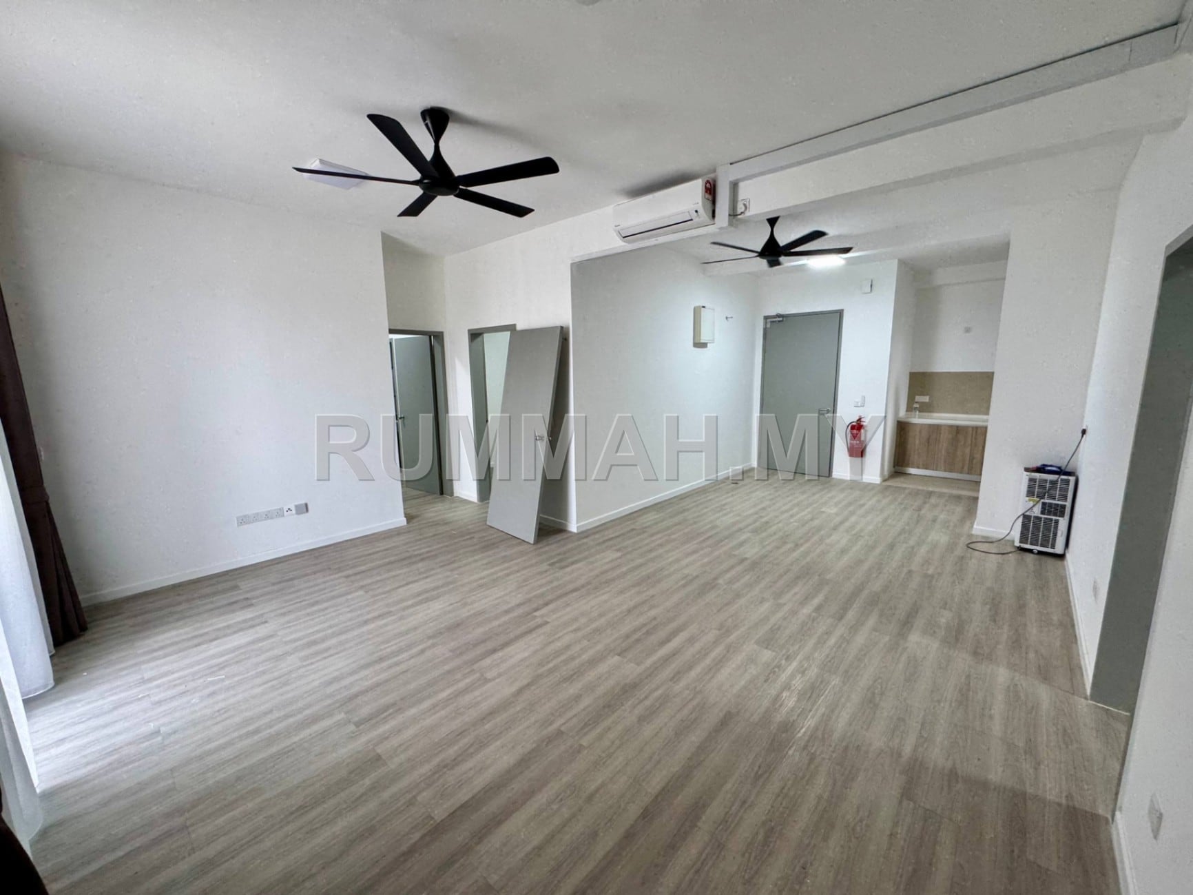 3-bedroom condo in cyberjaya, Selangor for rent - SANDERLING LAKEFRONT CYBERJAYA