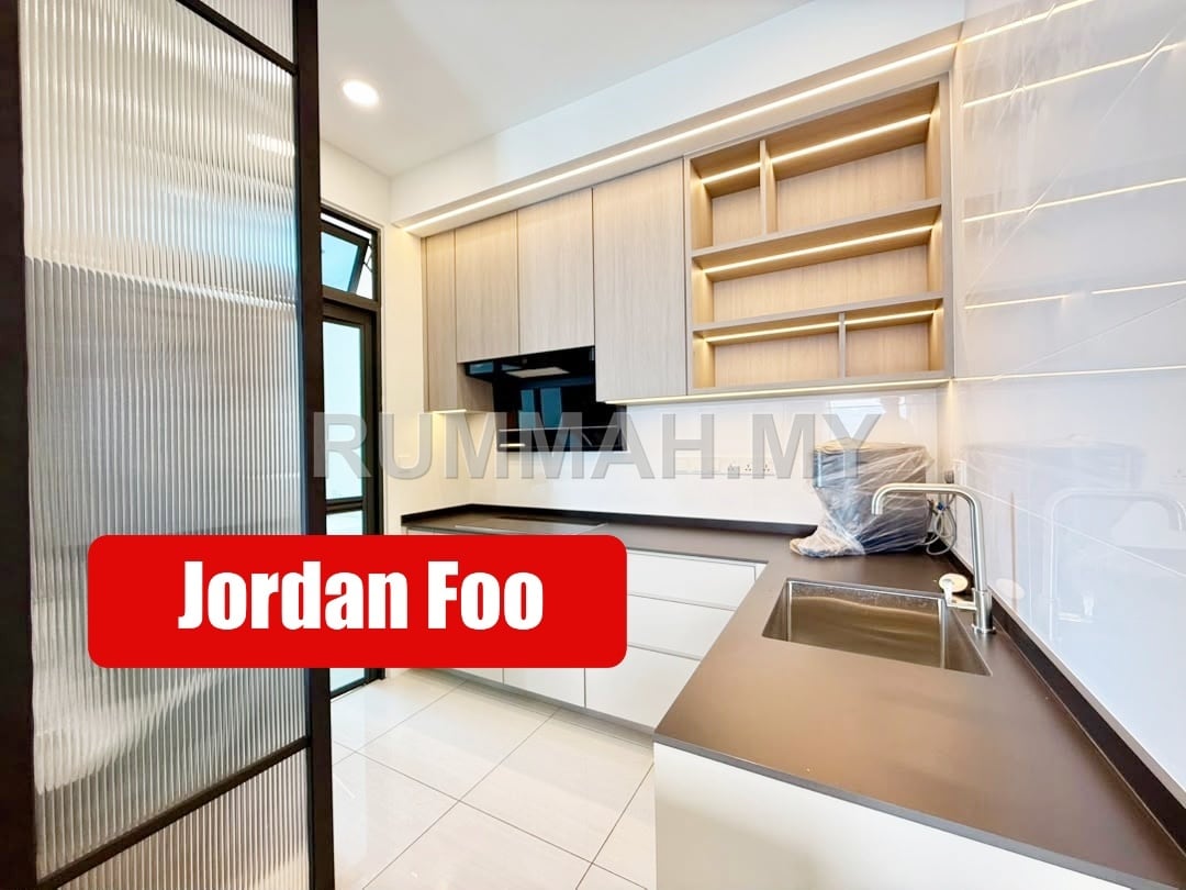 2-bedroom condo in Bayan Lepas, Penang for sale - Q2 Queens Residence 1000sf Fully Seaview Fully Renovated BEST BUY 2cp