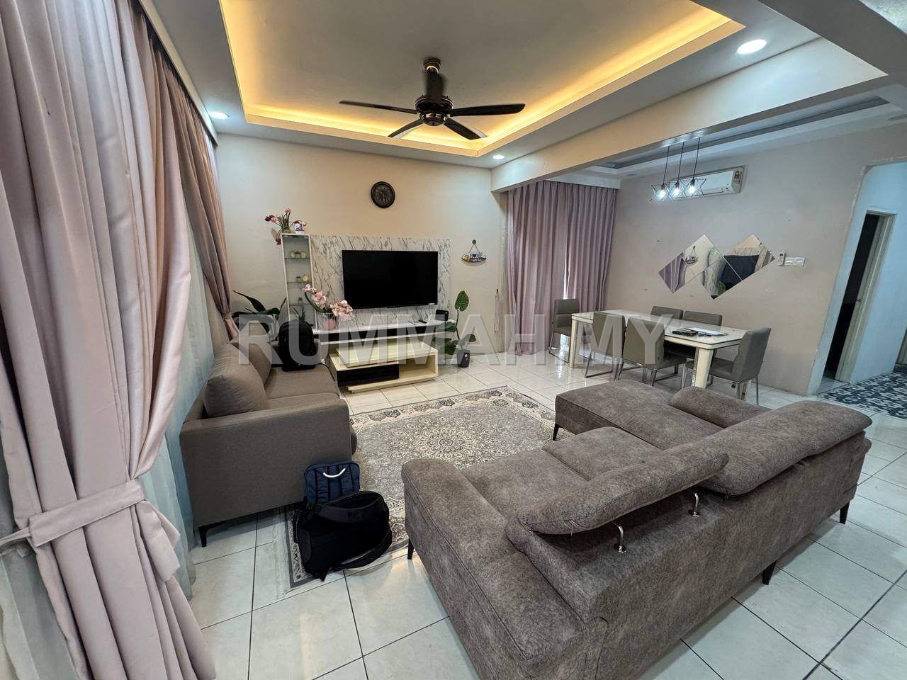 4-bedroom house in Rawang, Selangor for sale - 2 Storey TAMAN BAYU PERMAI Rawang, Actual,CORNER LOT, Reno, FULLY EXTEND