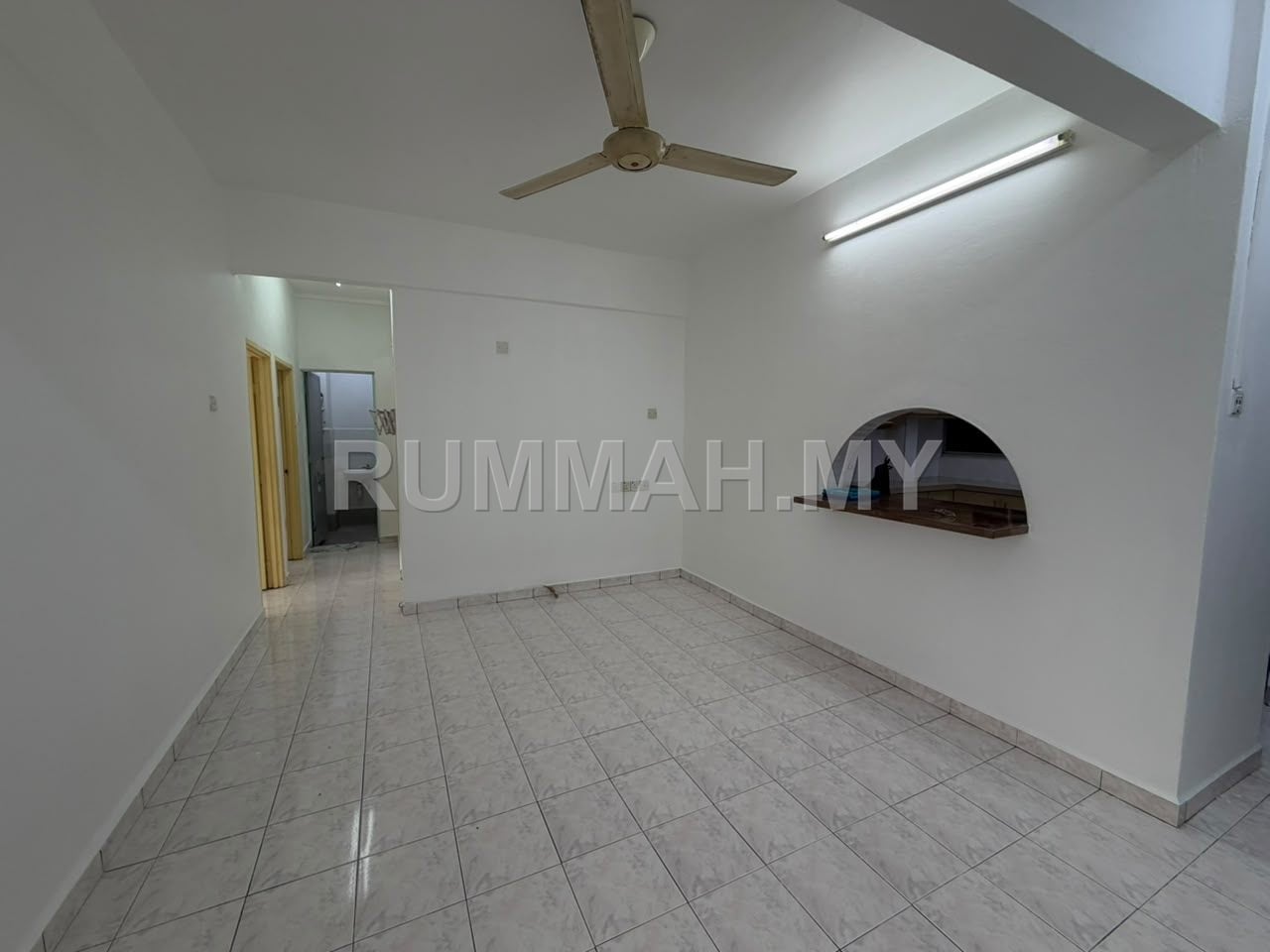 3-bedroom condo in Sungai Ara, Penang for rent - Apartment for Rent @ Desa Mas Melur Apartments, Sungai Ara | 1 Carpark