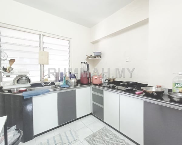 3-bedroom condo in Gelugor, Penang for sale - Taman Pekaka Blk 31 in Lip Sin Partly Furnished 850sf 1 Car park