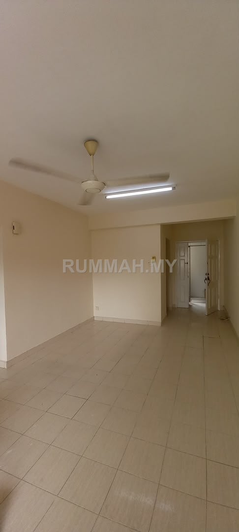 3-bedroom condo in Bandar Sri Damansara, Selangor for sale - PARADESA RUSTICA CONDO, Actual, Freehold, CORNER LOT, Well Keep, Low Deposit