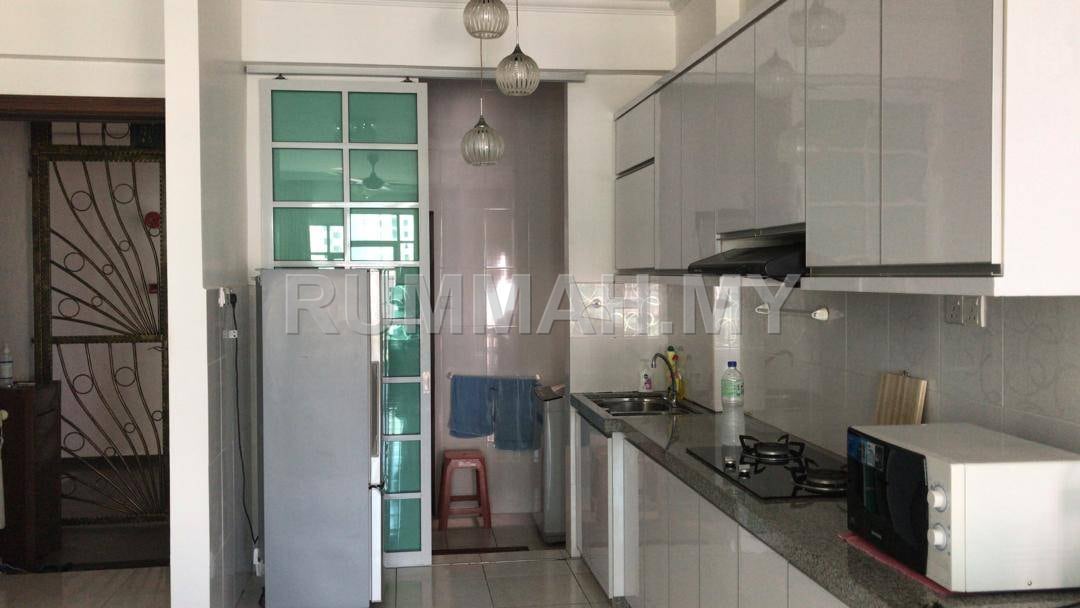 3-bedroom condo in Tanjung Tokong, Penang for sale - The Brezza @ Tanjung Tokong For Sale