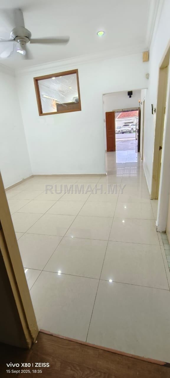 3-bedroom house in Air Itam, Penang for sale - 1 Storey Terrace House @ Air Itam For Sale