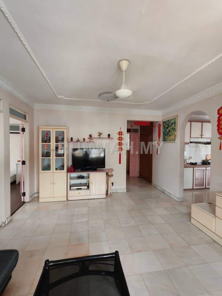 3-bedroom condo in Air Itam, Penang for sale - Rifle Garden Padang Tembak Ayer Itam Fully Reno Furnish Free Hold 750sf