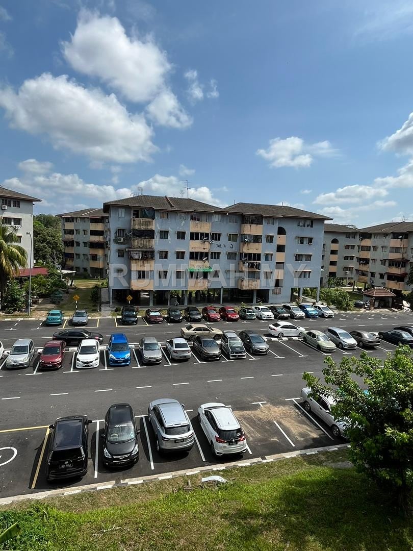 3-bedroom condo in Taman Rinting (Masai), Johor for sale - 1st Floor Freehold Flat 591 sqft, Taman Rinting Masai