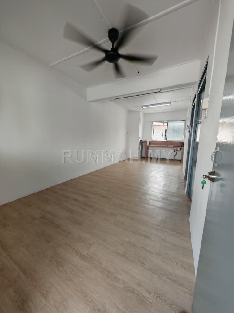 2-bedroom condo in Taman Ungku Tun Aminah, Johor for sale - Renovated Level 4 Flat 494 sqft, Tuta Blok 6 Taman Ungku Tun Aminah