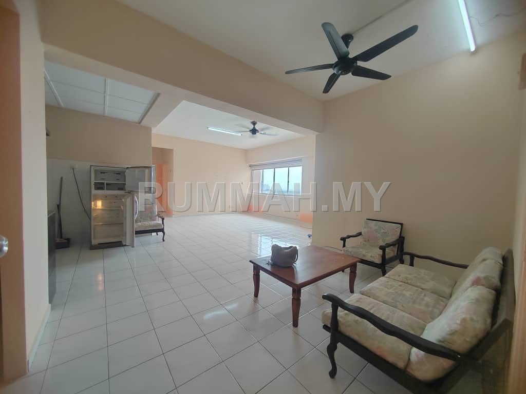 3-bedroom condo in Larkin, Johor for sale - Fully Furnished Condo 1,168 sqft with City View, Larkin Utama