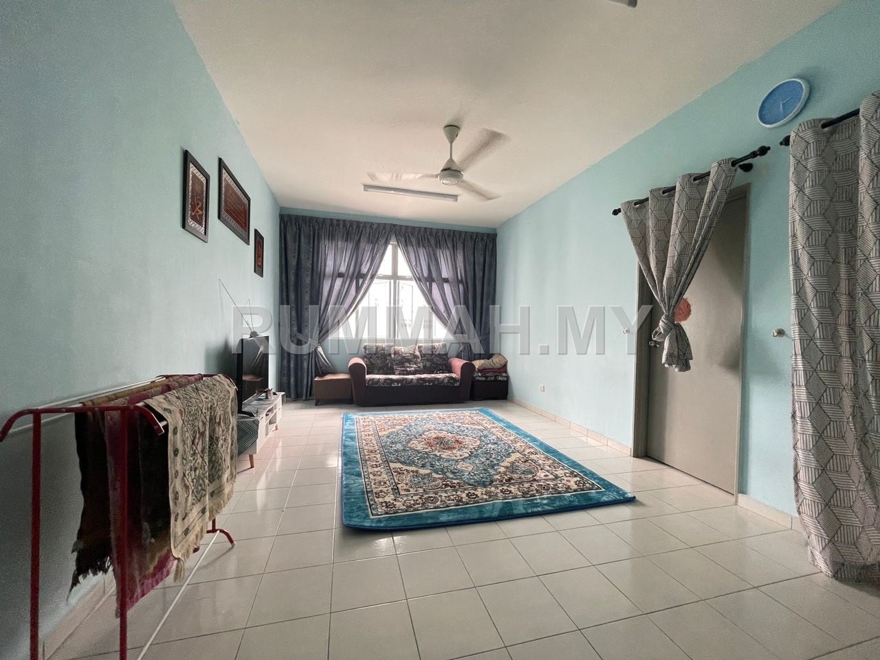 3-bedroom condo in Taman Molek, Johor for sale - Tenanted 3 Bedroom Apartment 1,000 sqft, Molek Ria Taman Molek