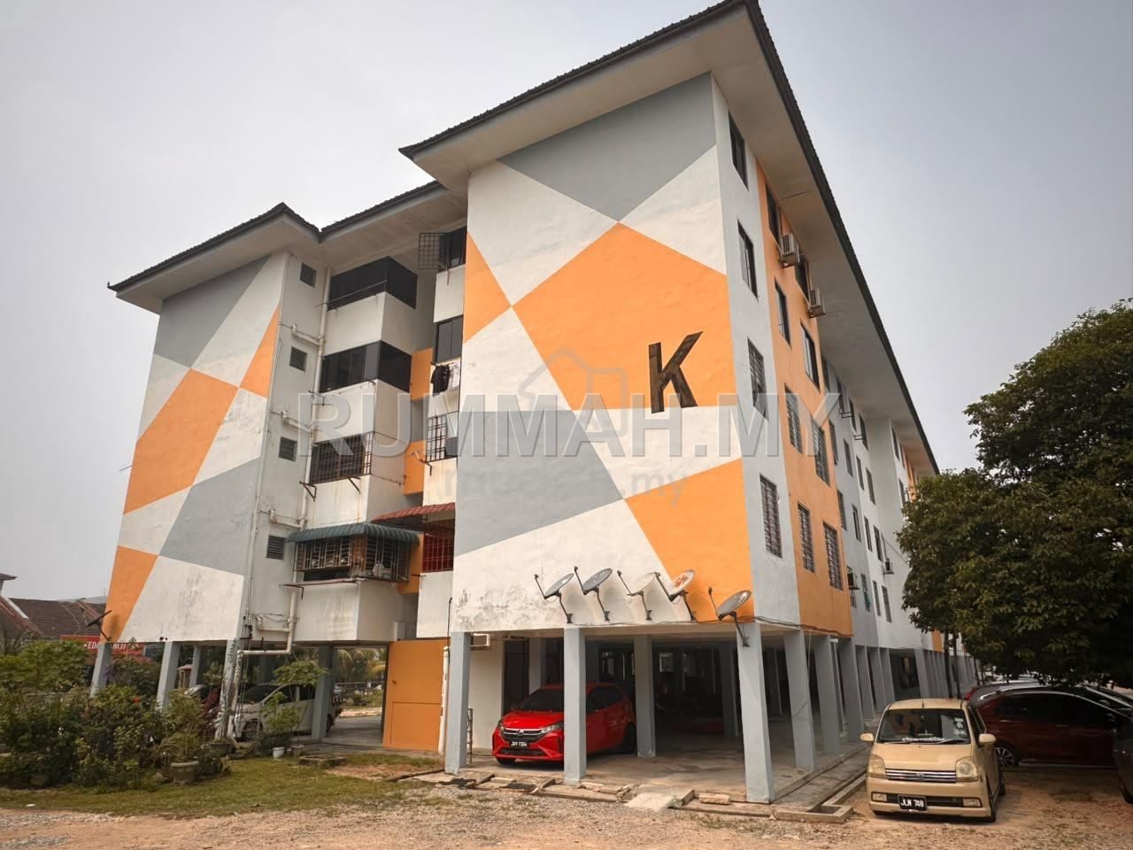 3-bedroom condo in Taman Desa Tebrau, Tebrau, Johor for sale - 3 Bedroom Low Cost Flat 750 sqft, Sri Lanang Desa Tebrau