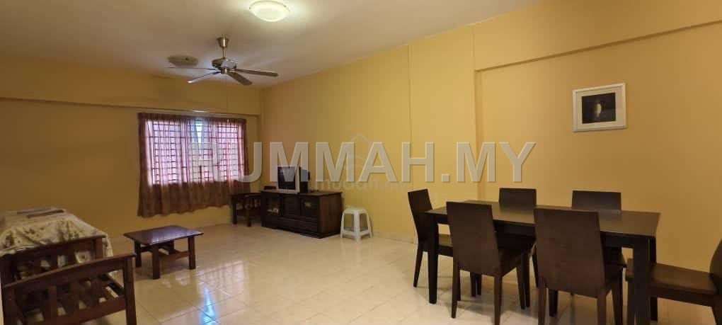 3-bedroom condo in Taman Bayu Puteri, Johor Bahru, Johor for sale - 3 Bedroom Apartment 906 sqft, Bayu Puteri 3 near Permas Jaya