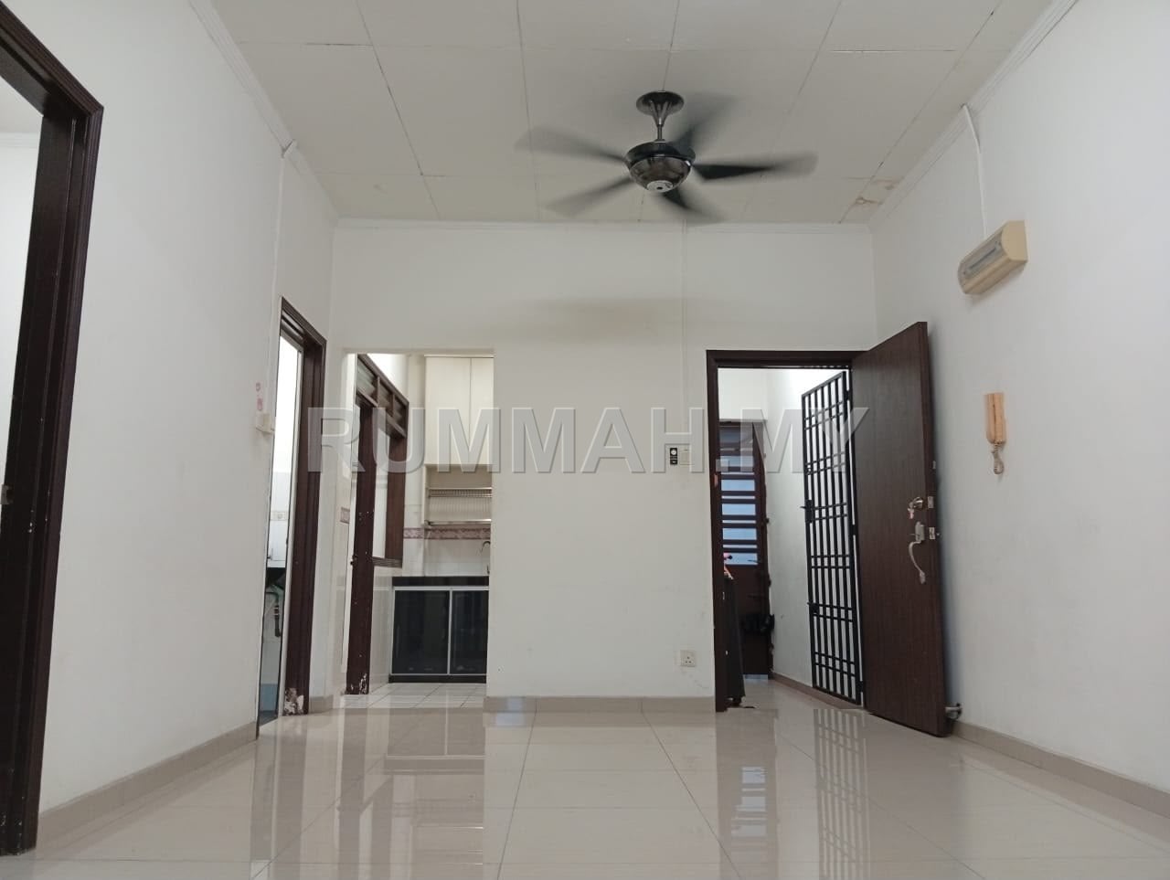 4-bedroom condo in Taman Skudai Baru, Johor for sale - High Floor 4 Bedroom Apartment 861 sqft, Skudai Villa