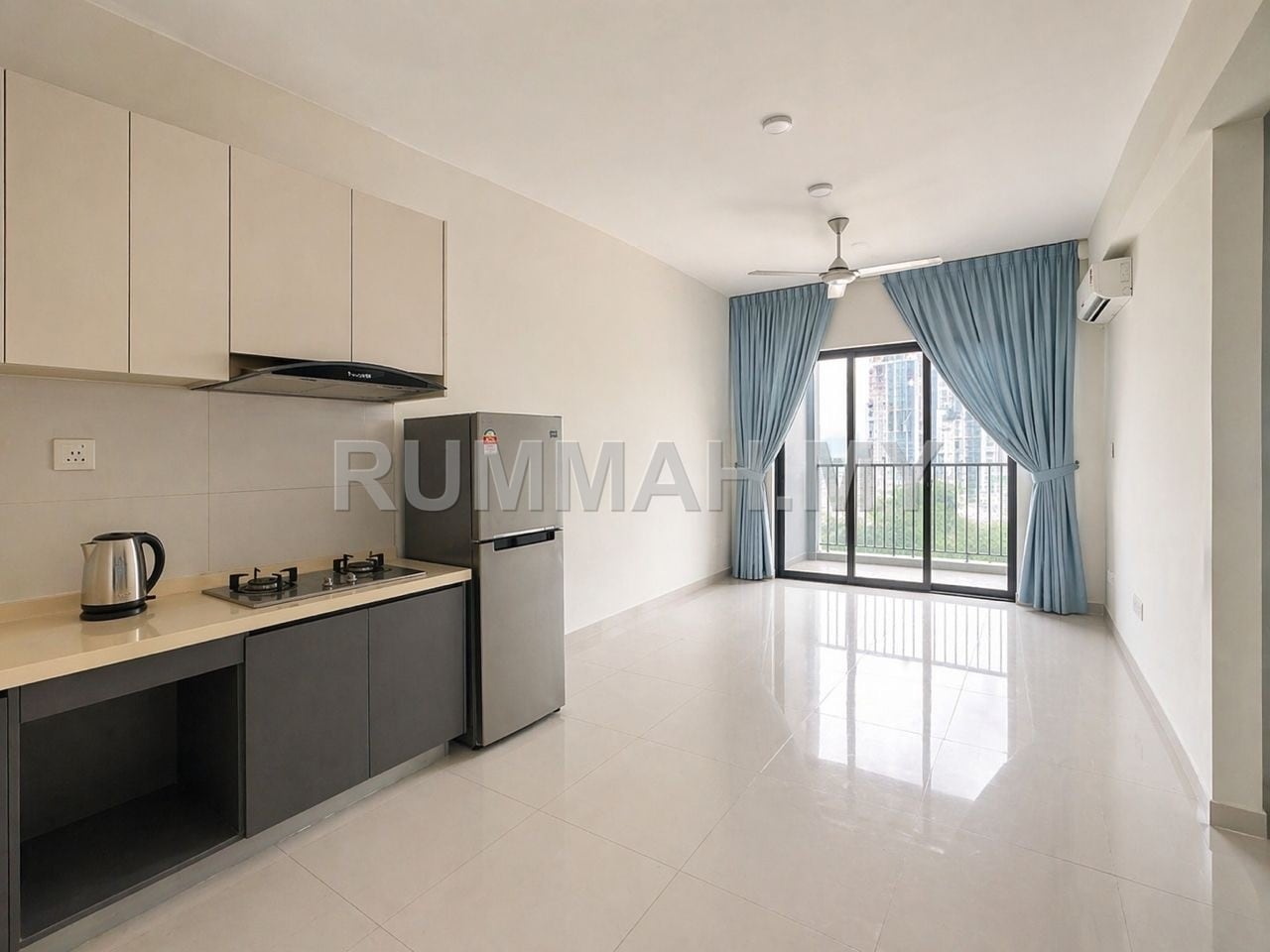 2-bedroom condo in Danga Bay, Johor for sale - Subsale 2 Bedroom Condo 722 sqft, Amberside Danga Bay
