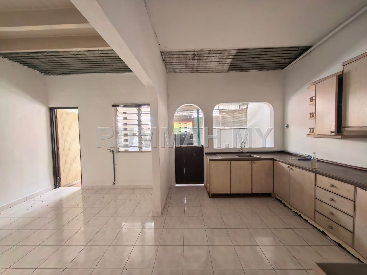 3-bedroom house in Jelutong, Penang for sale - Double Storey Terrace House @ Jalan Besi, Island Park, Greenlane