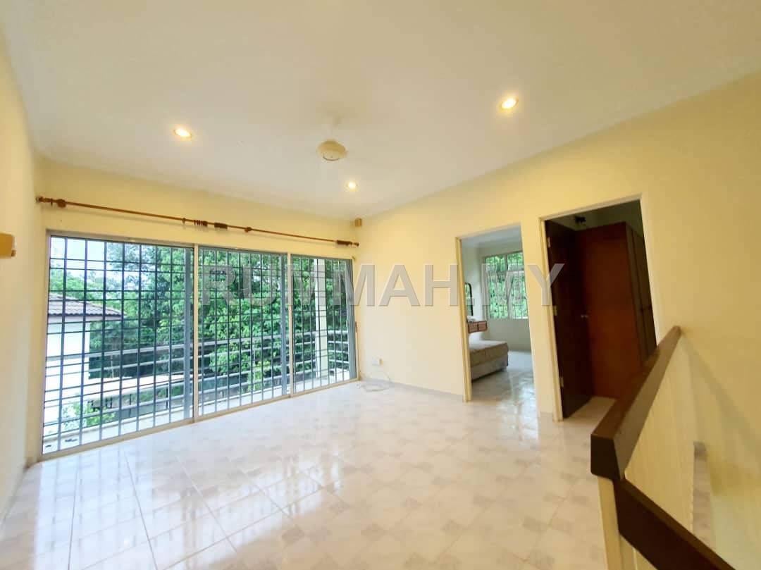 4-bedroom house in Sungai Ara, Penang for rent - Sungai Ara 2-Storey Intermediate Corner Terrace House | Commercial Use