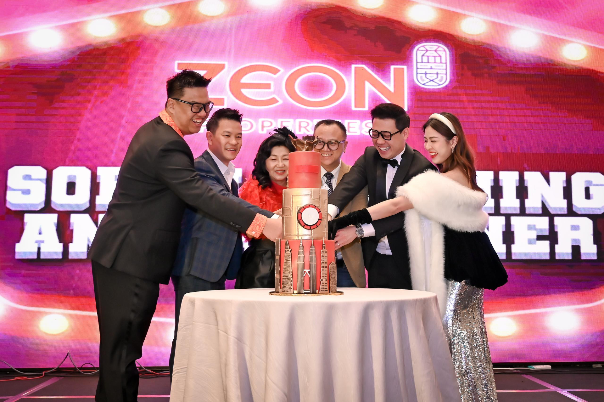 南洋商报-🌟 Zeon Properties International 再创新高,迈向卓越!🏡✨不断突破,树立房产行业新标杆,携手 STARK TOWER 打造未来投资新高地,开启无限可能!